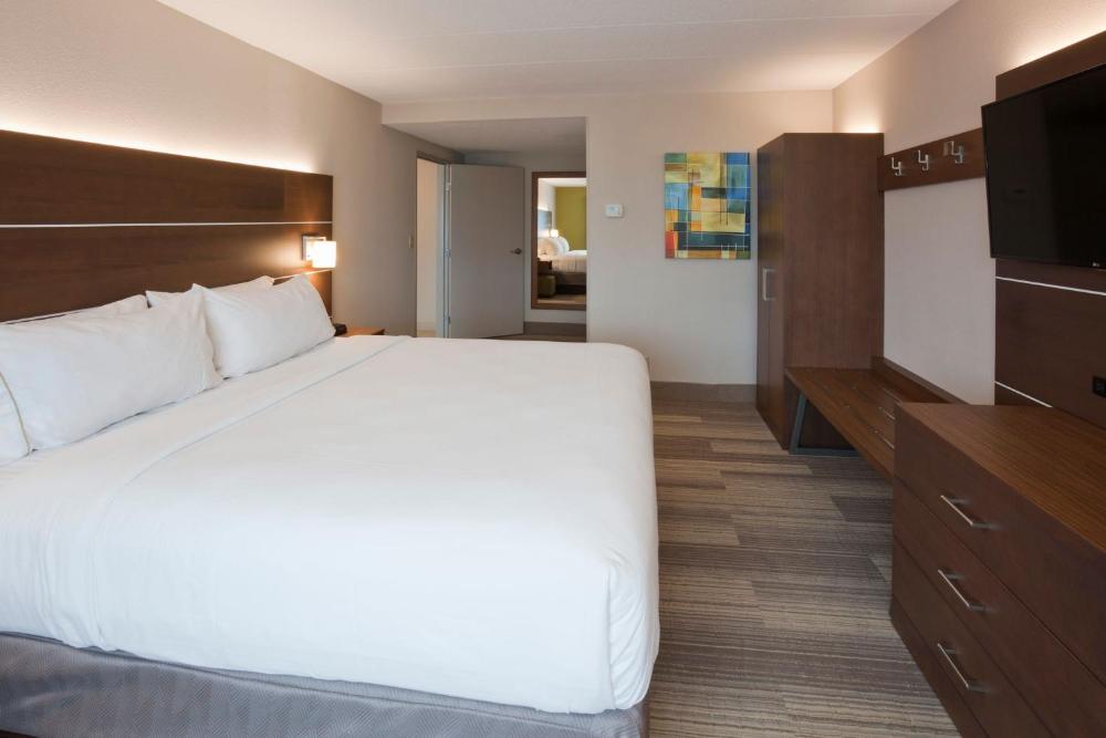 Suite - Hearing Accessible - Non-Smoking interior